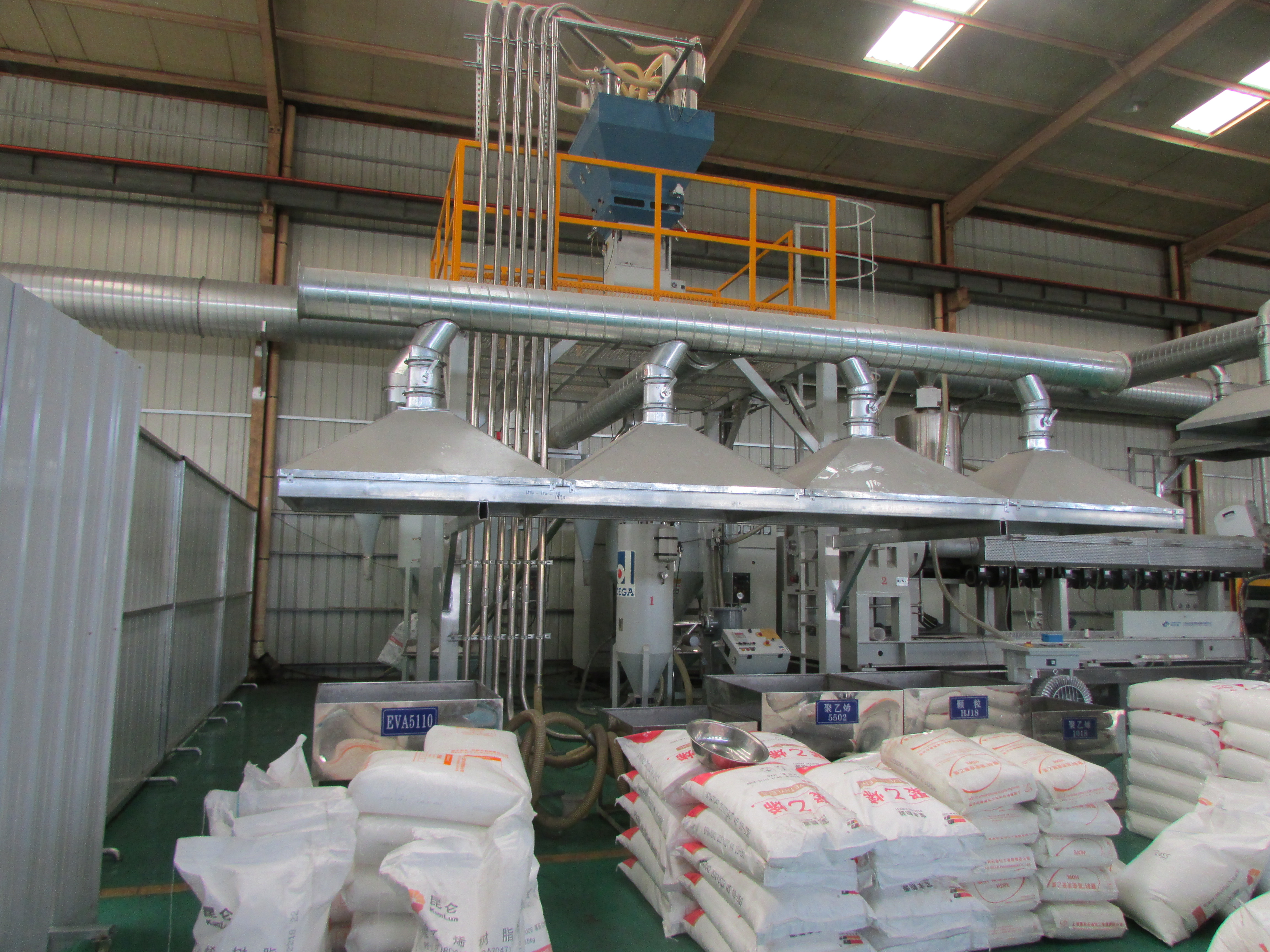 防水板生產(chǎn)車間